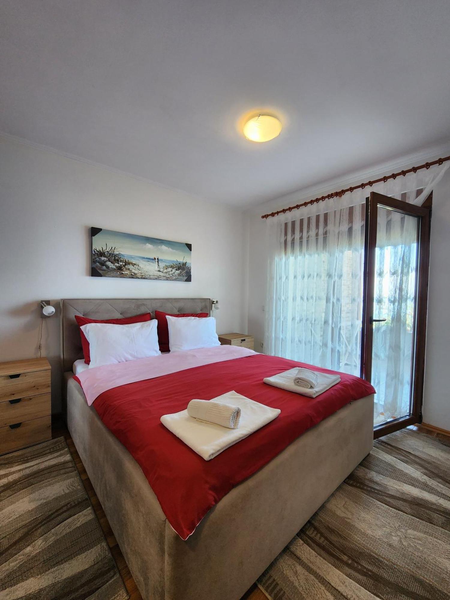 Apartment Улцин Екстериор снимка